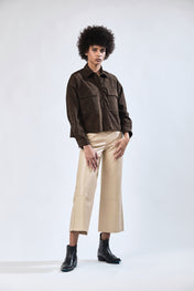 Chamarra Lay Cafe ante Piel Atrio y Pantalon Yolanda Hueso