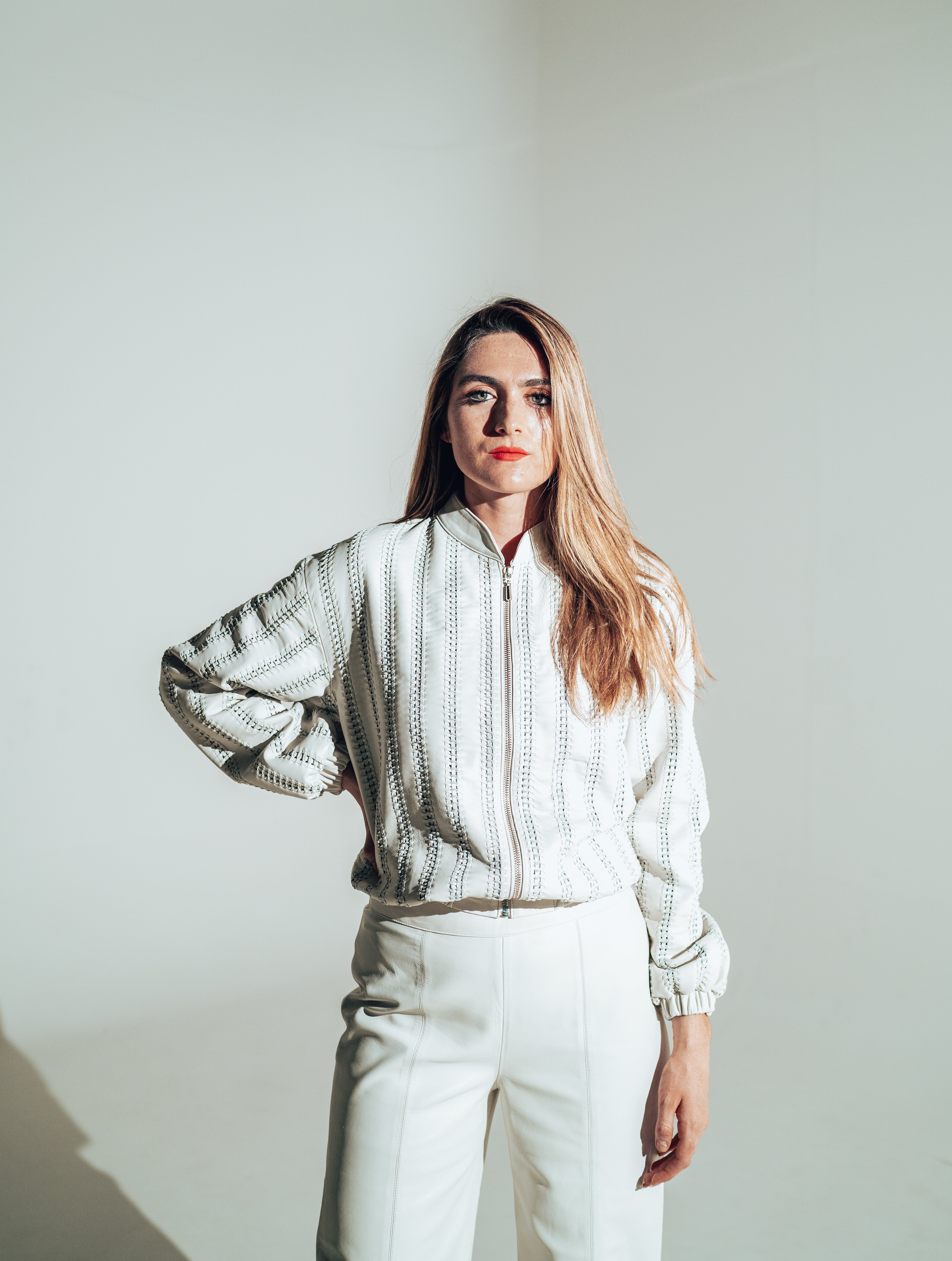 Chamarra bomber tejida blanca piel Atrio
