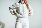 Chamarra bomber tejida blanca piel