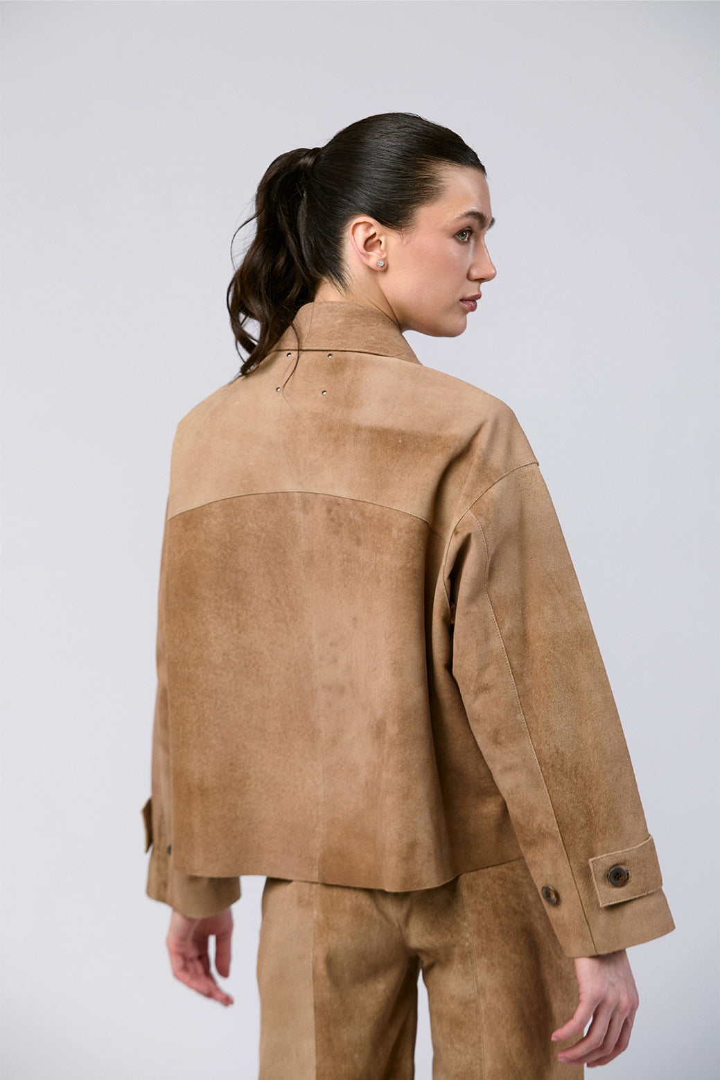 AtrioLookbook101CHLUCIA.jpg