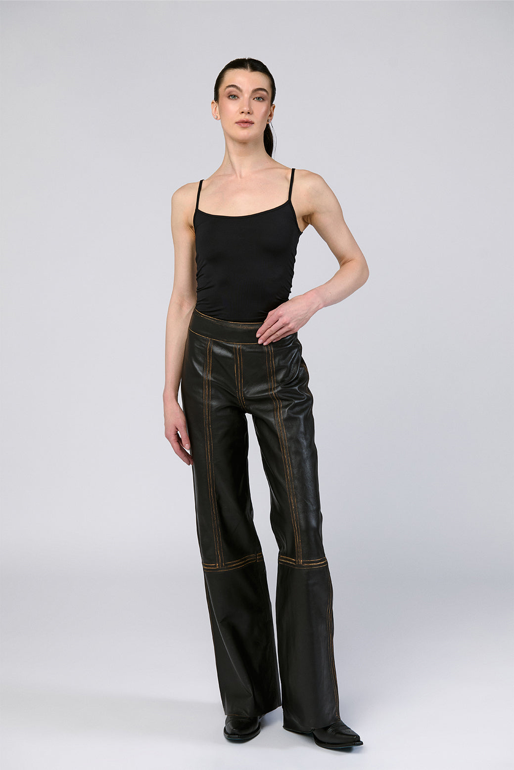 AtrioLookbook157PANTALONELENA.jpg