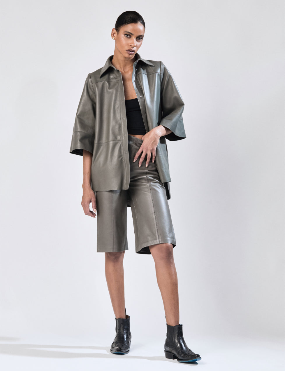 Camisola Angela y bermuda Gris Atrio Piel  1