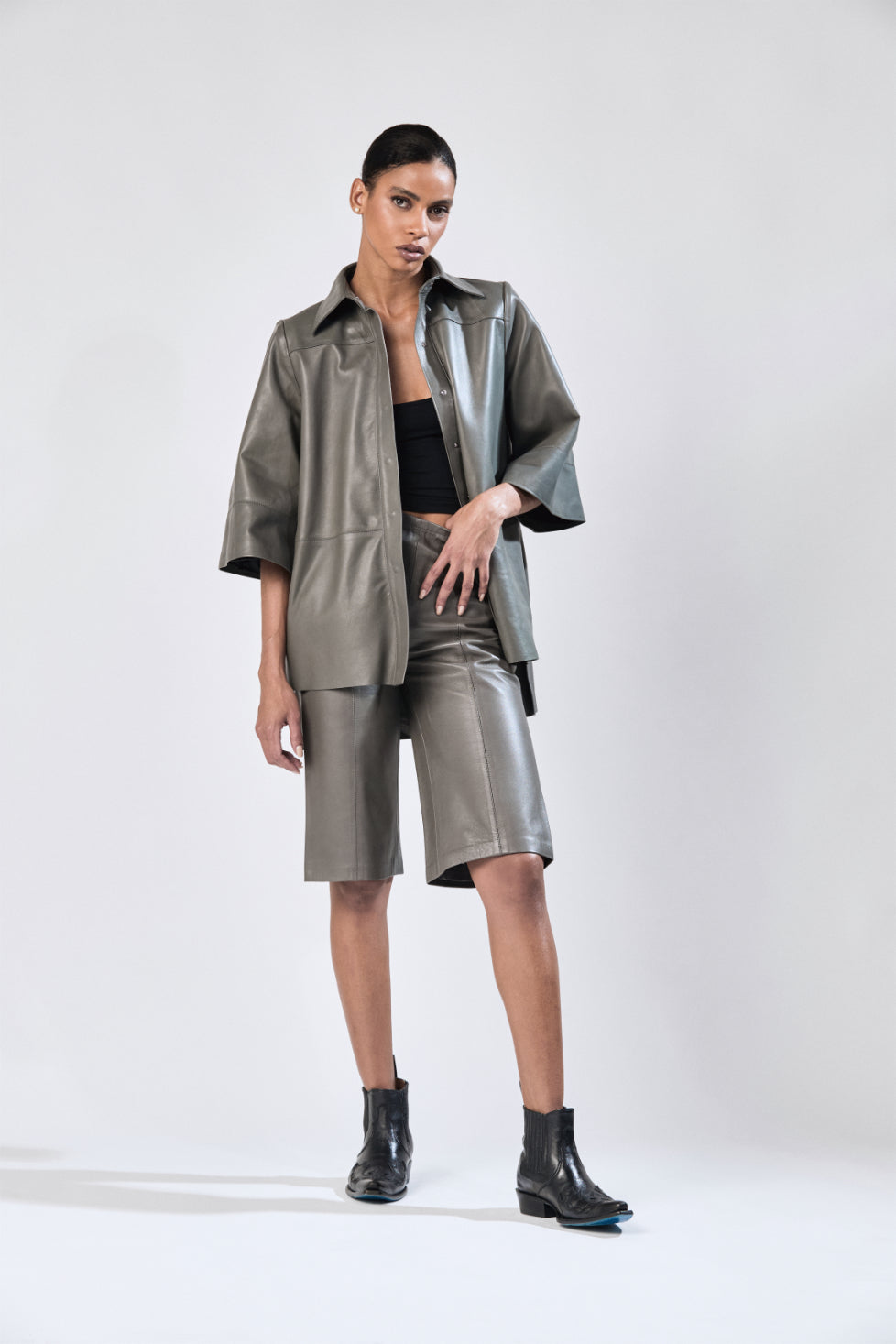 Camisola Angela y bermuda Gris Atrio Piel  1