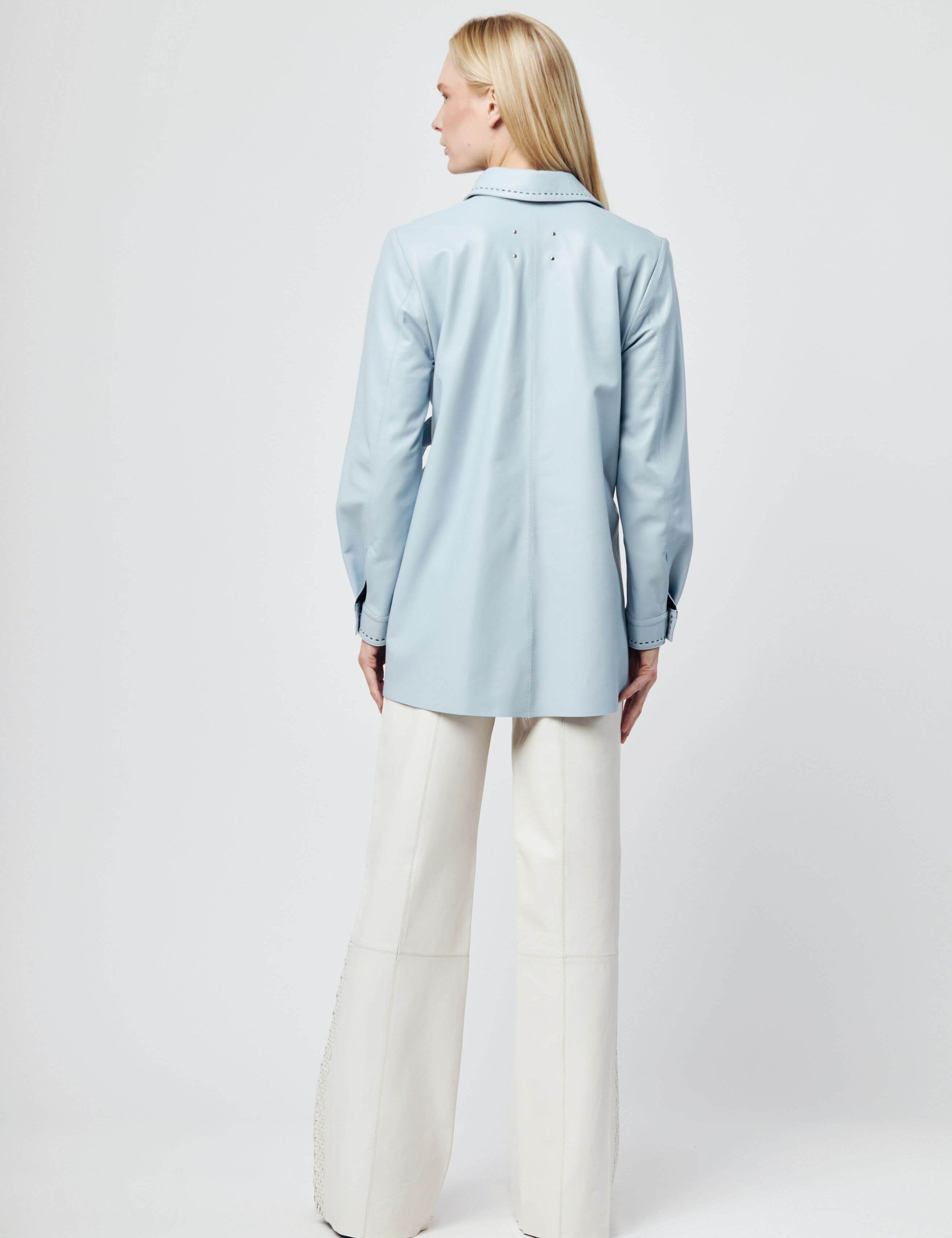 Camisola_herrera_azul_cielo_pespuntes_Piel_Atrio_4.jpg
