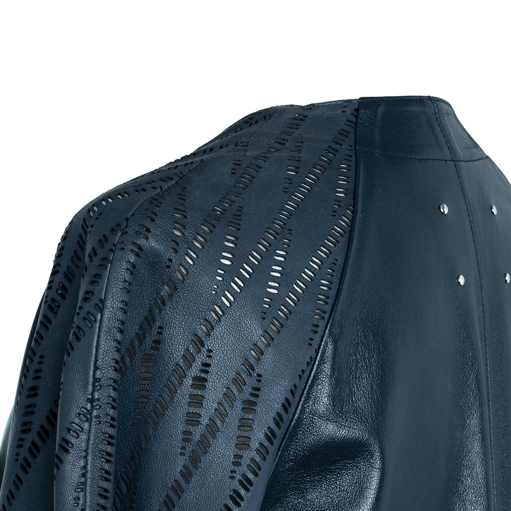 10.5 ENSAMBLE MAYA AZUL M C_PERFORACIONES CLOSE UP 02