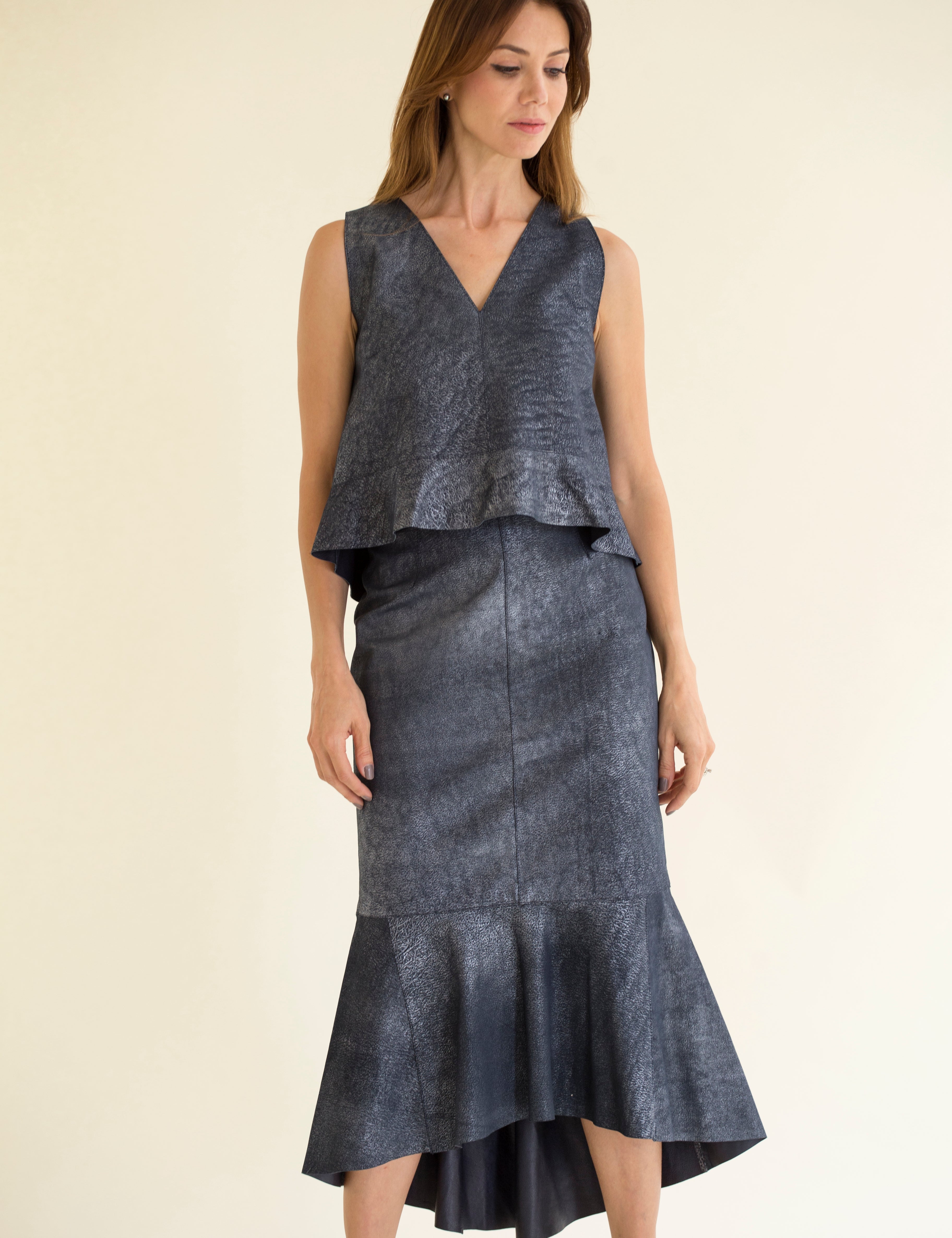 Falda_lapiaz_y_blusa_olan_cintura_azul_simbiosis_Piel_Atrio_1.jpg