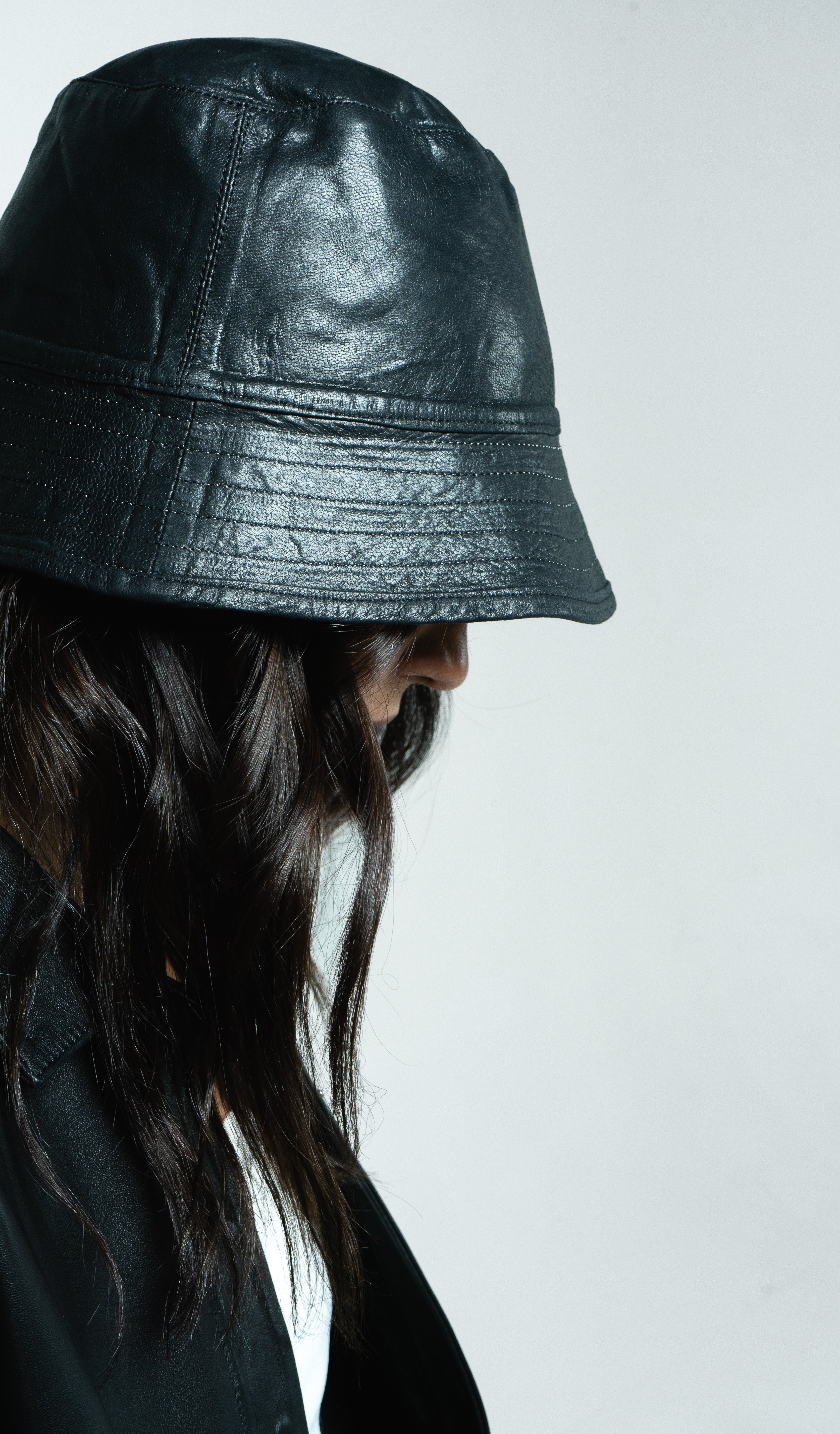 Black Shiny Bucket Hat W/Bone 