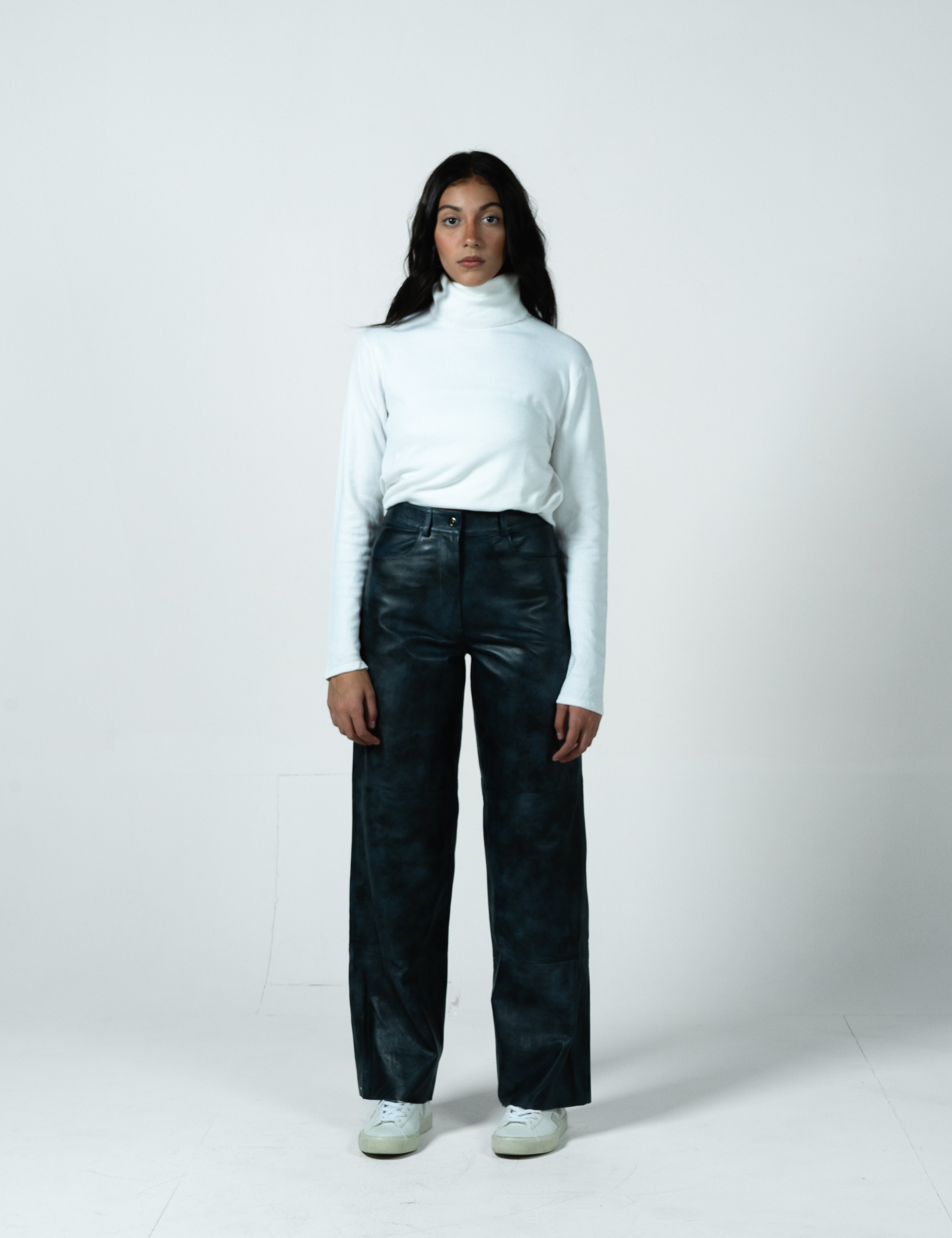 Pantalon_levis_largo_azul_mezclilla_Piel_Atrio.jpg