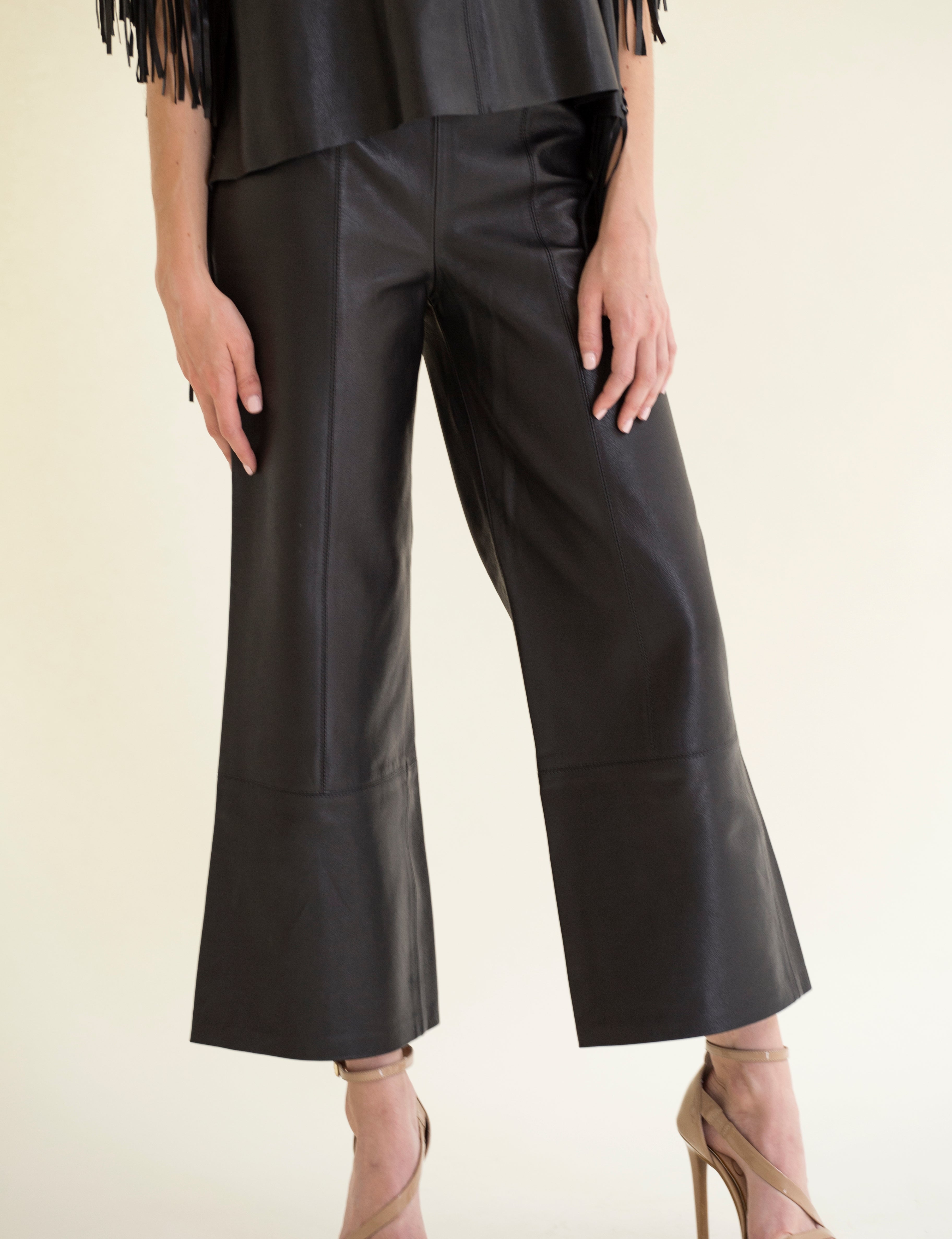 Pantalon_yolanda_culotte_negro_Piel_Atrio_4.jpg