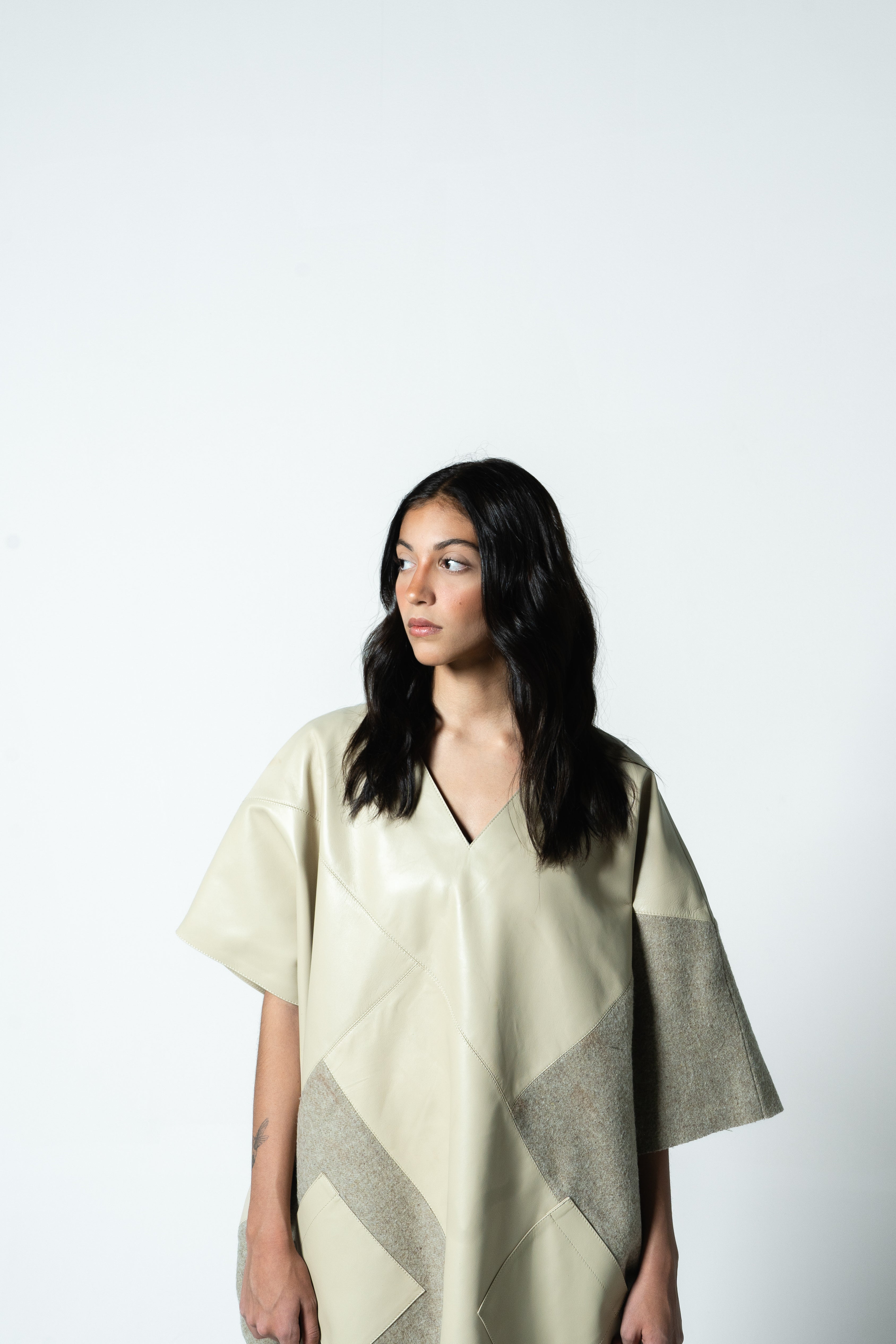 Vestido_aire_hueso_con_lana_Piel_Atrio_8.jpg